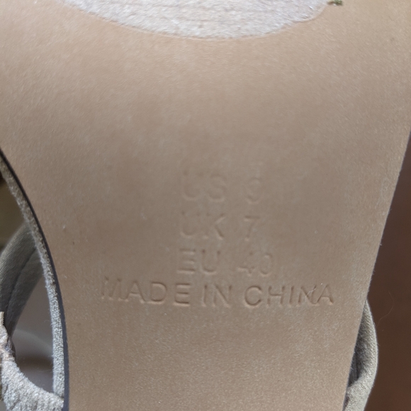 Nude strappy block heels - Picture 4 of 4